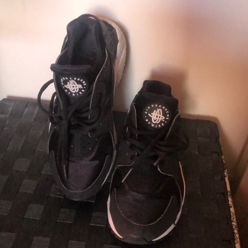 Nike women’s air huaraches